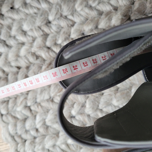 VINCE Faye Bootie 8.5 Truffle - Picture 7 of 10